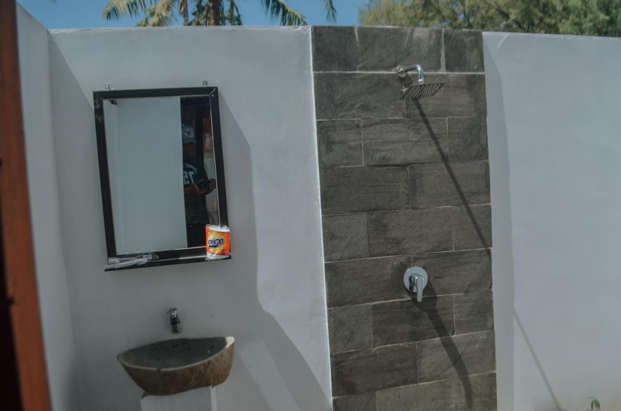 Laba Laba Bungalow Gili Meno Luaran gambar